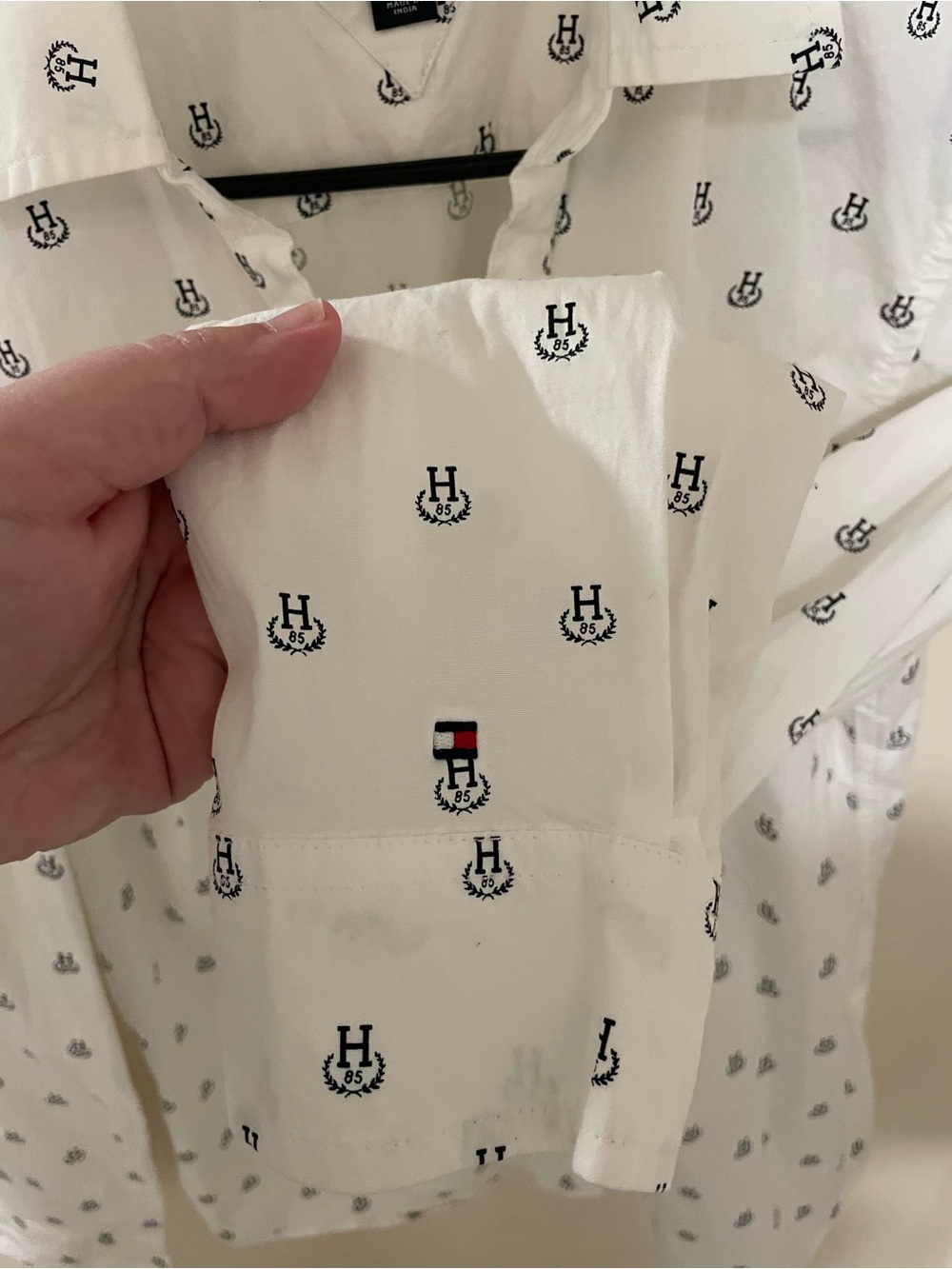 ✨Tommy Hilfiger Button Up Long Sleeve Size Large - Picture 5 of 9